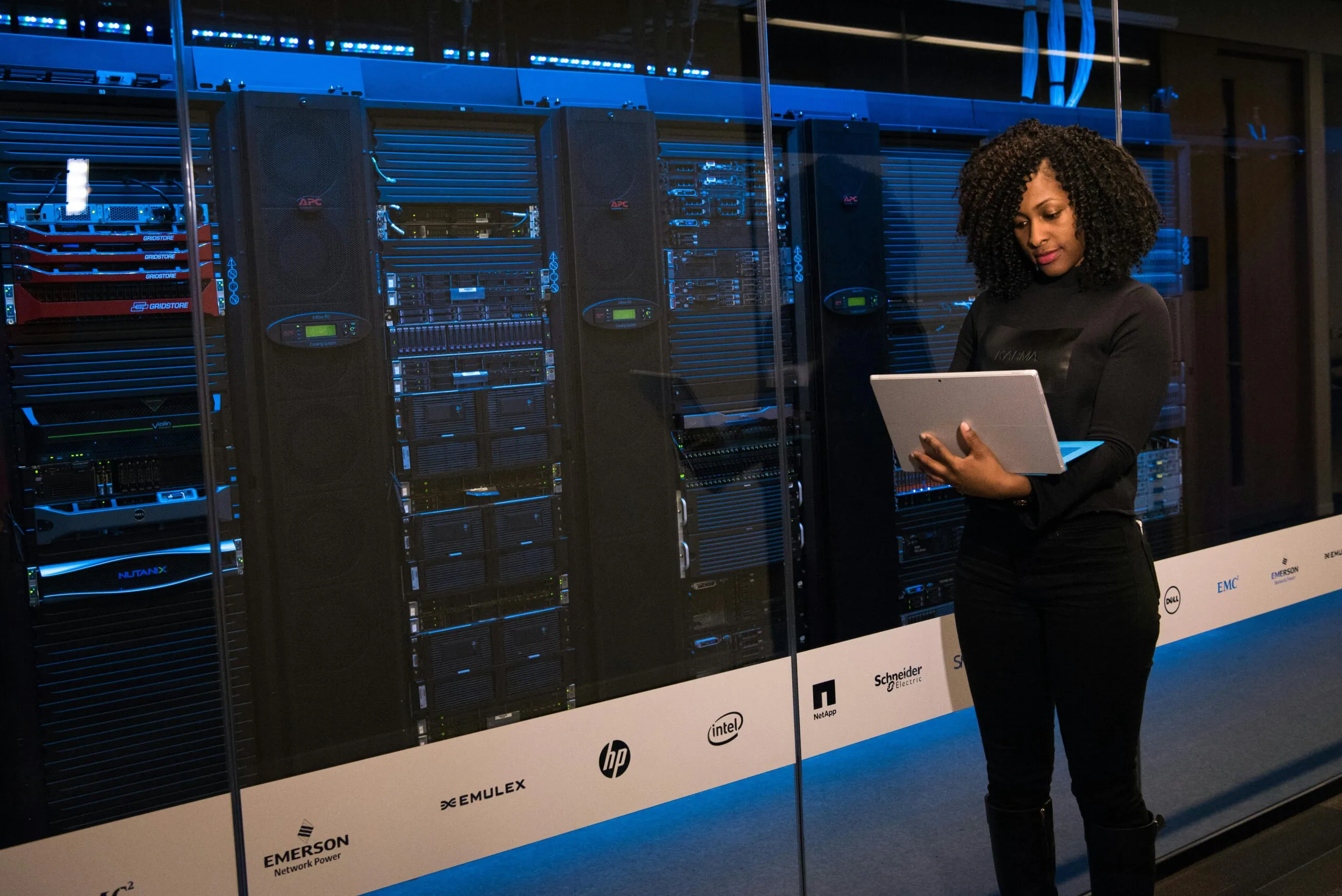 Shows a data server centre